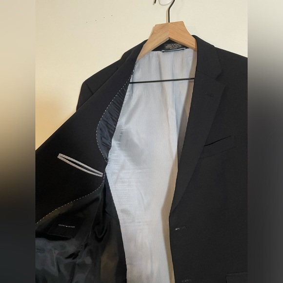 Tommy Hilfiger 100% Wool Suit, Jacket Size 36R Pants Size 30R Black EUC - Picture 4 of 16
